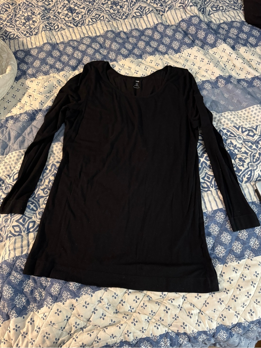 H&M Black Long-Sleeve Women’s Top